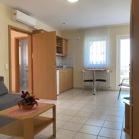 Apartament Lena *