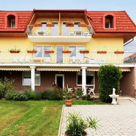 Lena Apartman *