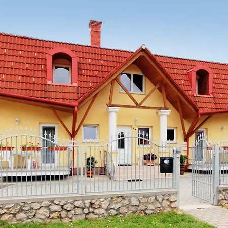 Apartament Lena Héviz
