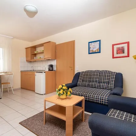 Апартаменты Lena *